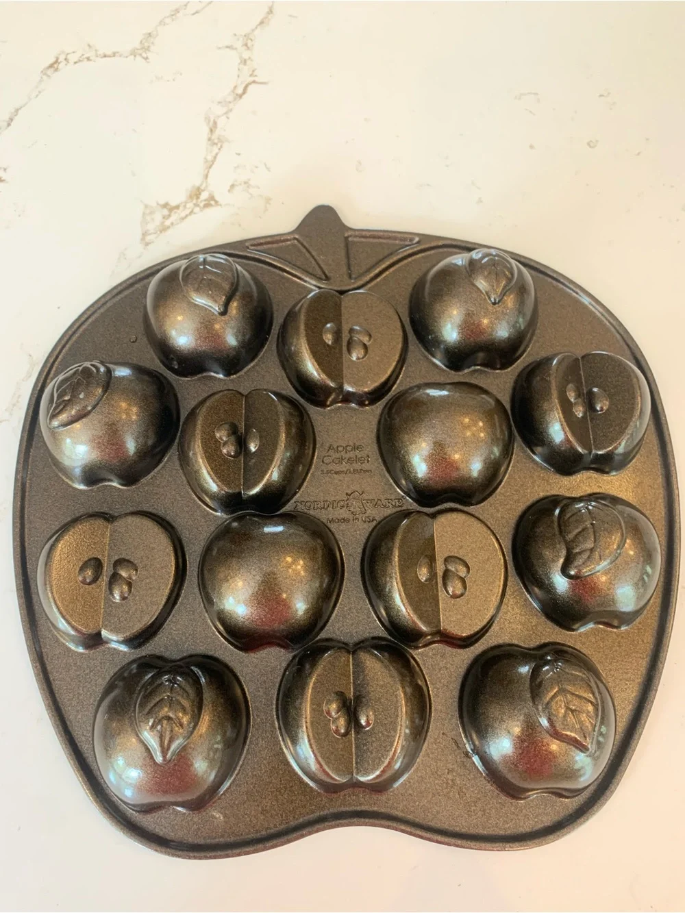 Nordic Ware Apple Cakelet Pan Molded USA Bronzed Harvest Cupcakes.